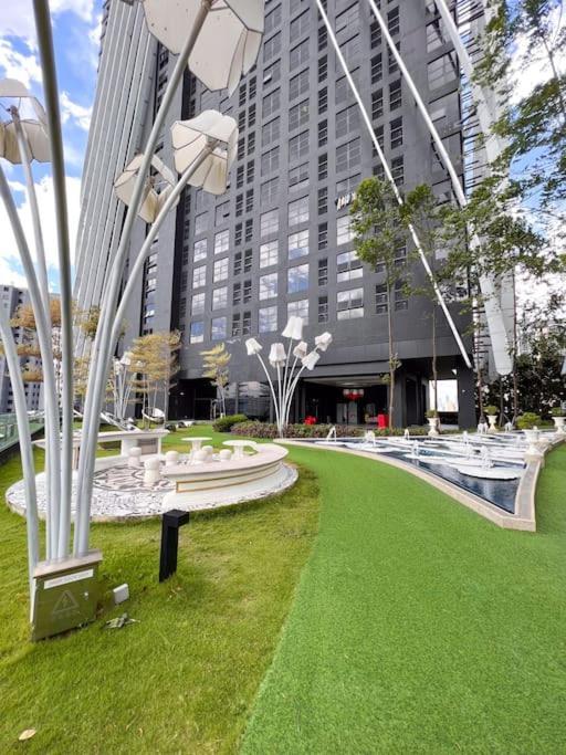 Modern Suites At Arte Mont Kiara By Iconique Kuala Lumpur Exteriör bild