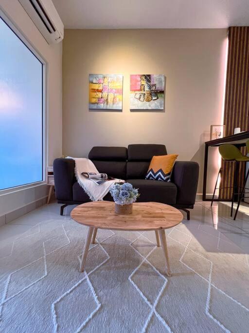 Modern Suites At Arte Mont Kiara By Iconique Kuala Lumpur Exteriör bild